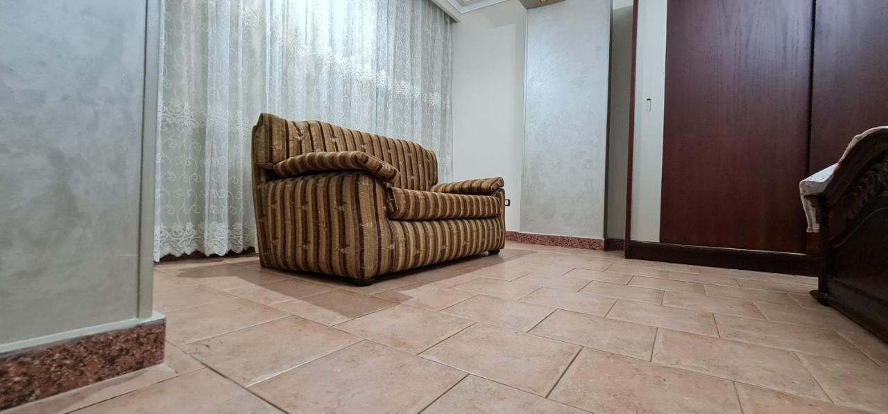 Comfy 2-Bedrooms Apartment In Cairo 44-2 Buitenkant foto
